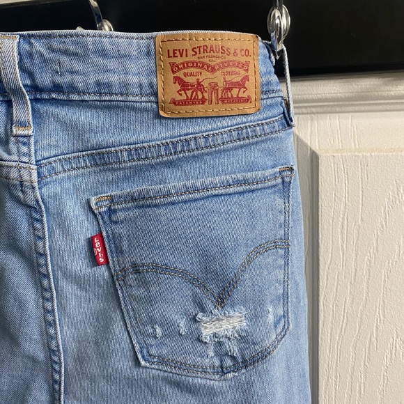Levi 711 Distressed Skinny Jeans EUC - Picture 4 of 4
